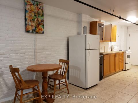 Photo 31 at 2480 Dundas Street W, High Park North, Toronto