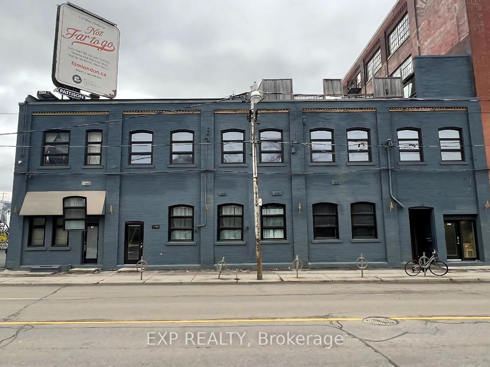 2480 Dundas Street W, High Park North, Toronto 