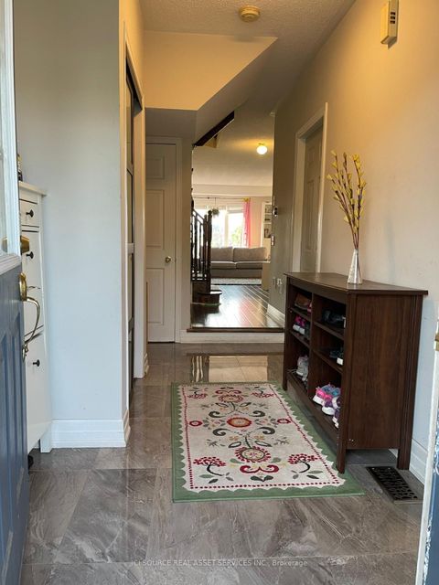 Photo 3 at 63C View Green Crescent, Clairville, Toronto