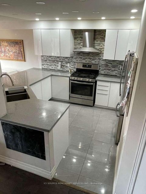 Photo 7 at 63C View Green Crescent, Clairville, Toronto
