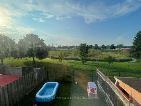 Photo 10 at 63C View Green Crescent, Clairville, Toronto