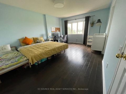 Photo 12 at 63C View Green Crescent, Clairville, Toronto