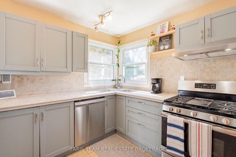 Photo 2 at 2083 Lilac Drive, Alcona, Innisfil