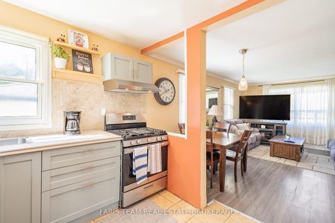Photo 4 at 2083 Lilac Drive, Alcona, Innisfil
