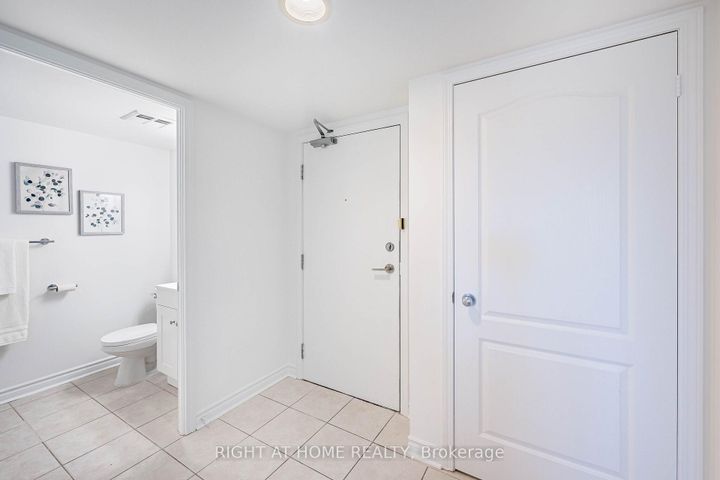 Photo 8 at 512 - 2 Rean Drive, Bayview Village, Toronto