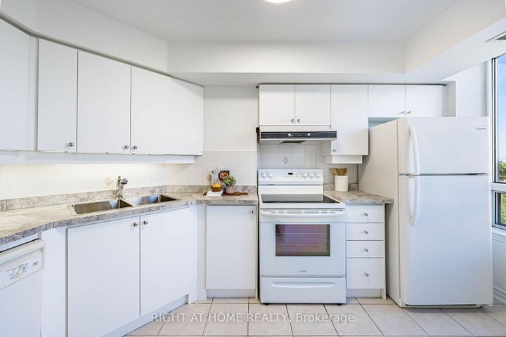 Photo 20 at 512 - 2 Rean Drive, Bayview Village, Toronto