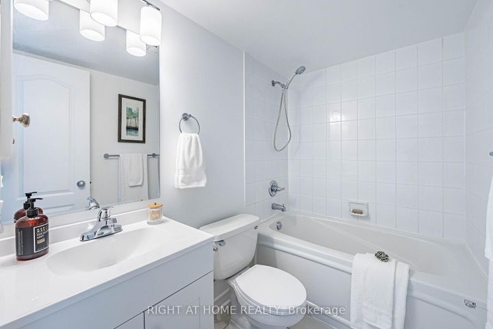 Photo 31 at 512 - 2 Rean Drive, Bayview Village, Toronto