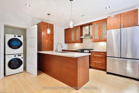 Photo 12 at 323 Ontario Street, Moss Park, Toronto