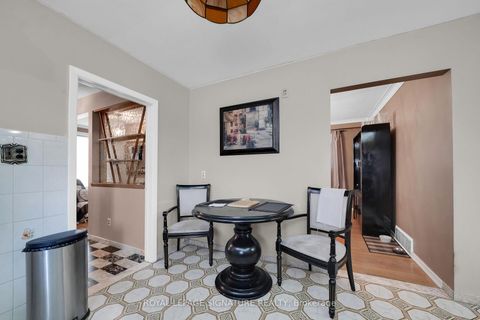 Photo 13 at 22 Hamptonbrook Drive, Richview, Toronto