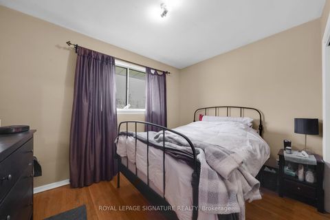 Photo 15 at 22 Hamptonbrook Drive, Richview, Toronto