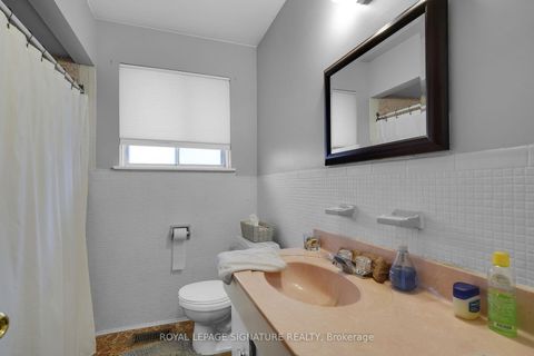 Photo 16 at 22 Hamptonbrook Drive, Richview, Toronto