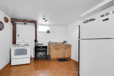 Photo 23 at 22 Hamptonbrook Drive, Richview, Toronto
