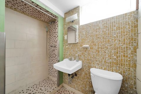 Photo 25 at 22 Hamptonbrook Drive, Richview, Toronto