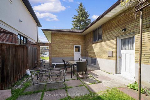 Photo 27 at 22 Hamptonbrook Drive, Richview, Toronto