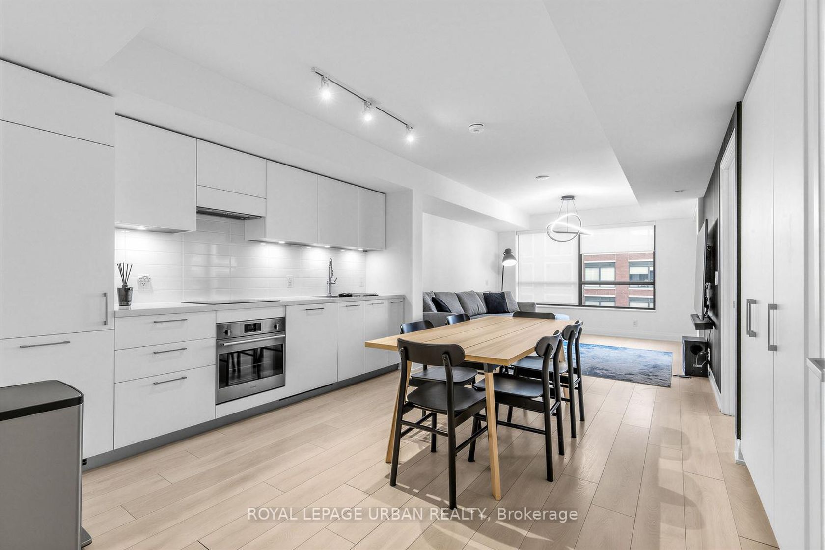 505 - 33 Frederick Todd Way, Thorncliffe Park, Toronto photo 4