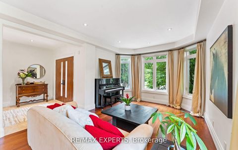 Photo 3 at 120 Riverside Drive, East Woodbridge, Vaughan