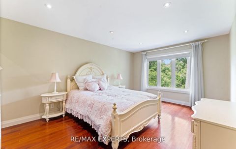 Photo 23 at 120 Riverside Drive, East Woodbridge, Vaughan