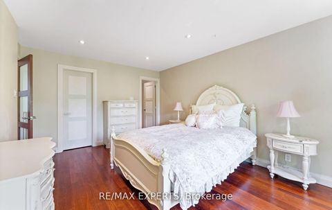 Photo 24 at 120 Riverside Drive, East Woodbridge, Vaughan