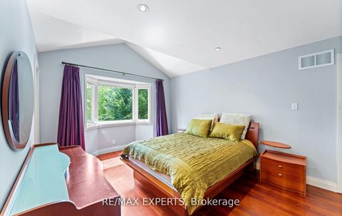 Photo 29 at 120 Riverside Drive, East Woodbridge, Vaughan