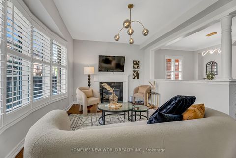 Photo 13 at 92 Estrella Crescent S, Jefferson, Richmond Hill