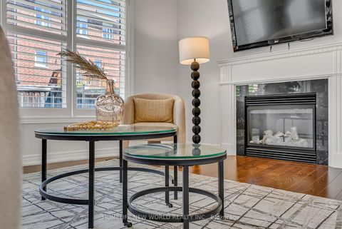 Photo 14 at 92 Estrella Crescent S, Jefferson, Richmond Hill