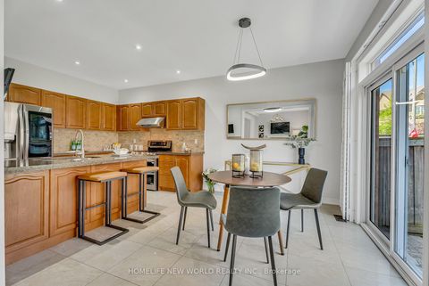 Photo 16 at 92 Estrella Crescent S, Jefferson, Richmond Hill