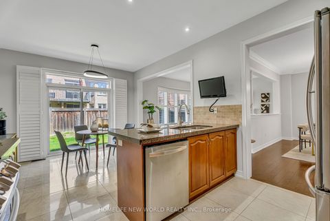 Photo 21 at 92 Estrella Crescent S, Jefferson, Richmond Hill