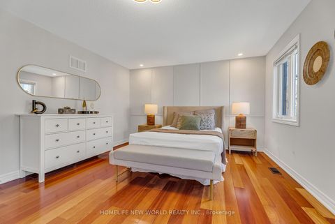 Photo 26 at 92 Estrella Crescent S, Jefferson, Richmond Hill
