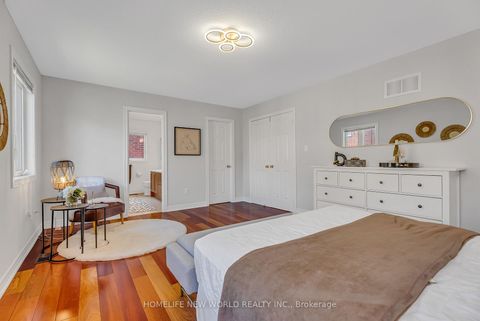 Photo 27 at 92 Estrella Crescent S, Jefferson, Richmond Hill