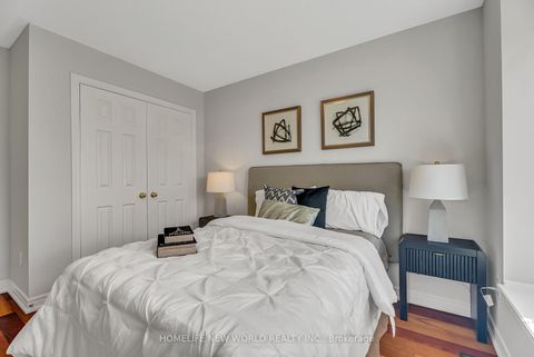 Photo 33 at 92 Estrella Crescent S, Jefferson, Richmond Hill