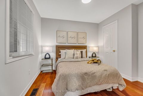 Photo 40 at 92 Estrella Crescent S, Jefferson, Richmond Hill