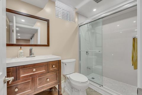 Photo 48 at 92 Estrella Crescent S, Jefferson, Richmond Hill