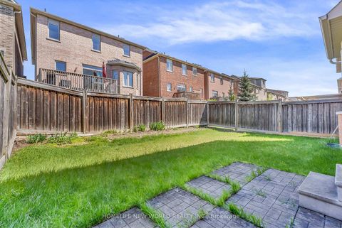 Photo 49 at 92 Estrella Crescent S, Jefferson, Richmond Hill