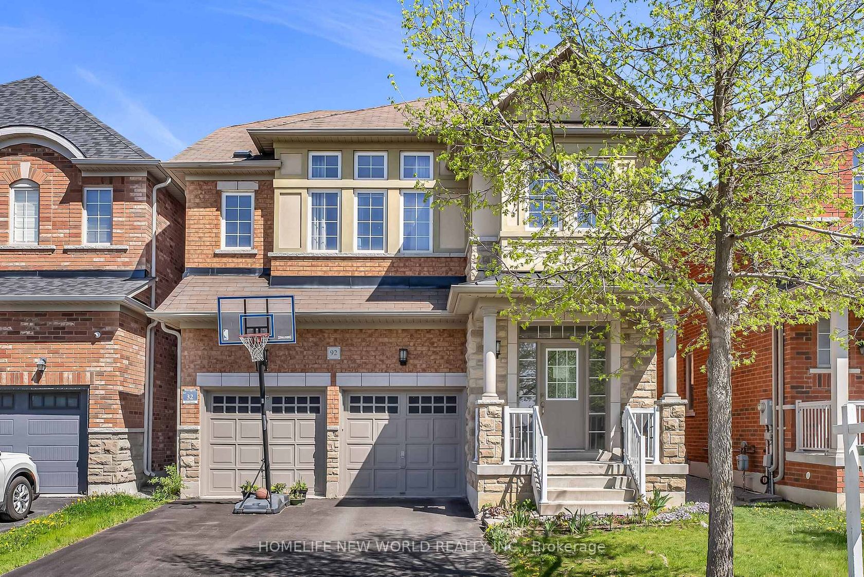 92 Estrella Crescent S, Jefferson, Richmond Hill photo 1