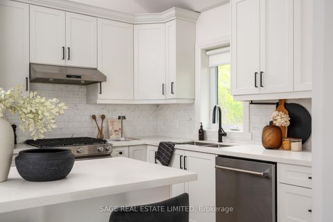 Photo 4 at 7 Rathgar Avenue, Etobicoke West Mall, Toronto
