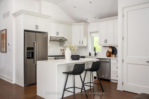 Photo 5 at 7 Rathgar Avenue, Etobicoke West Mall, Toronto