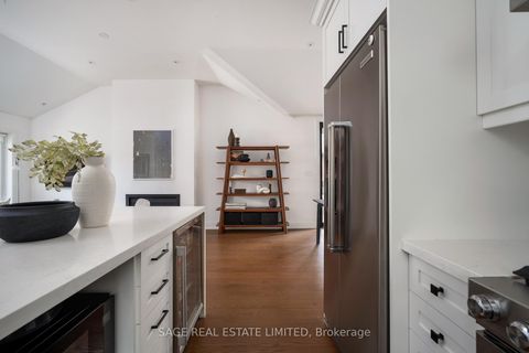 Photo 8 at 7 Rathgar Avenue, Etobicoke West Mall, Toronto