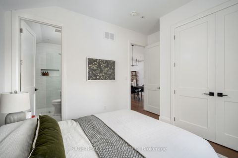 Photo 22 at 7 Rathgar Avenue, Etobicoke West Mall, Toronto
