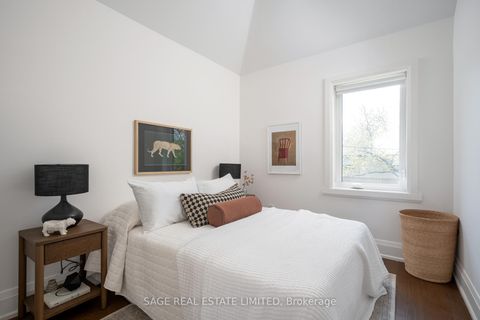 Photo 24 at 7 Rathgar Avenue, Etobicoke West Mall, Toronto