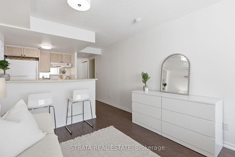 Photo 7 at 440 - 109 Front Street E, Waterfront Communities C8, Toronto