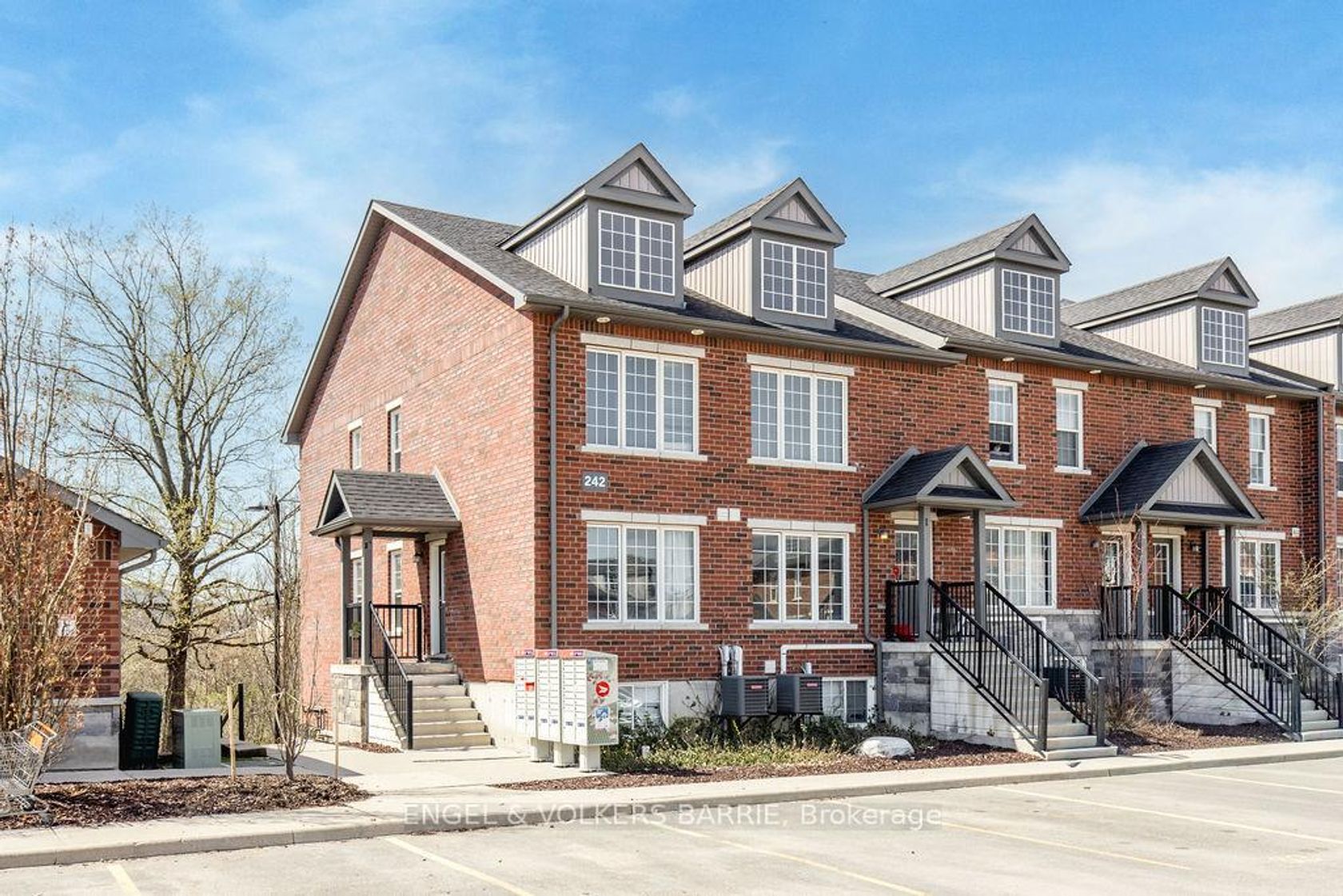 16 - 242 Penetanguishene Road, Georgian Drive, Barrie photo 6