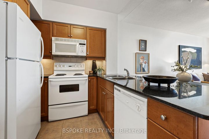 Photo 6 at 804 - 19 Barberry Place, Bayview Village, Toronto