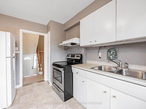Photo 14 at 4 Burdock Lane, Don Mills, Toronto