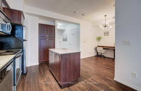 Photo 6 at 3008 - 215 Fort York Boulevard, Niagara, Toronto