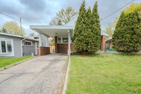 Photo 2 at 38 Deerfield Road, Bendale, Toronto