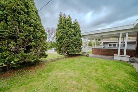 Photo 5 at 38 Deerfield Road, Bendale, Toronto