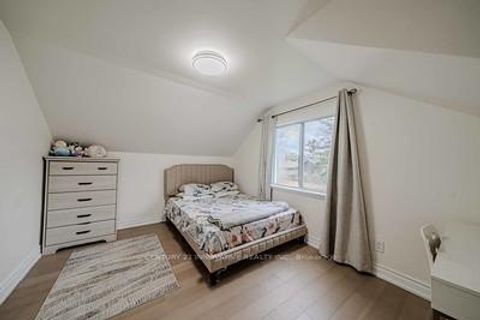 Photo 24 at 38 Deerfield Road, Bendale, Toronto