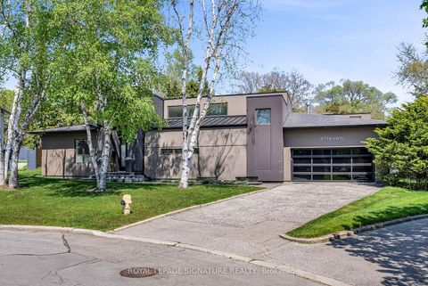 Photo 0 at 11 Sandpiper Court, Donalda, Toronto