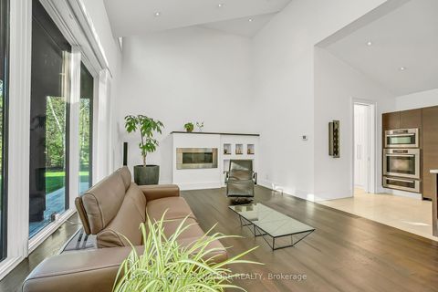 Photo 9 at 11 Sandpiper Court, Donalda, Toronto