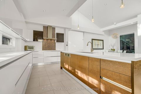 Photo 16 at 11 Sandpiper Court, Donalda, Toronto